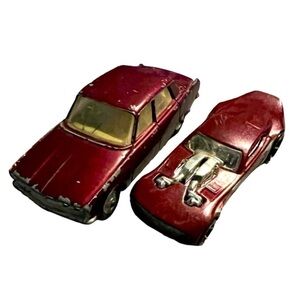 Set of 2 Vintage cars
